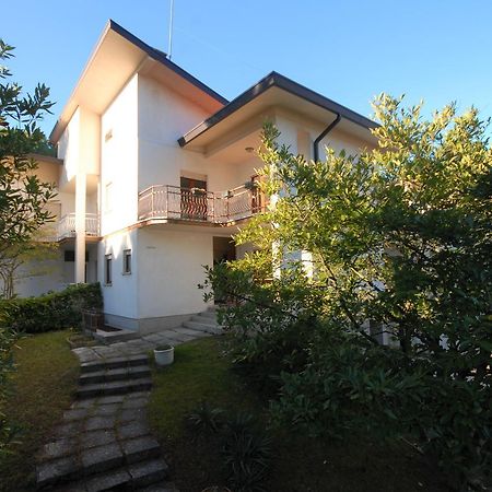 Villa Azalea Lignano Sabbiadoro Kültér fotó